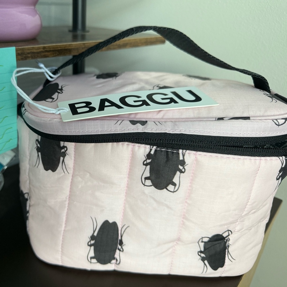 Baggu puffy lunch bag - Hairspray roach print NWT